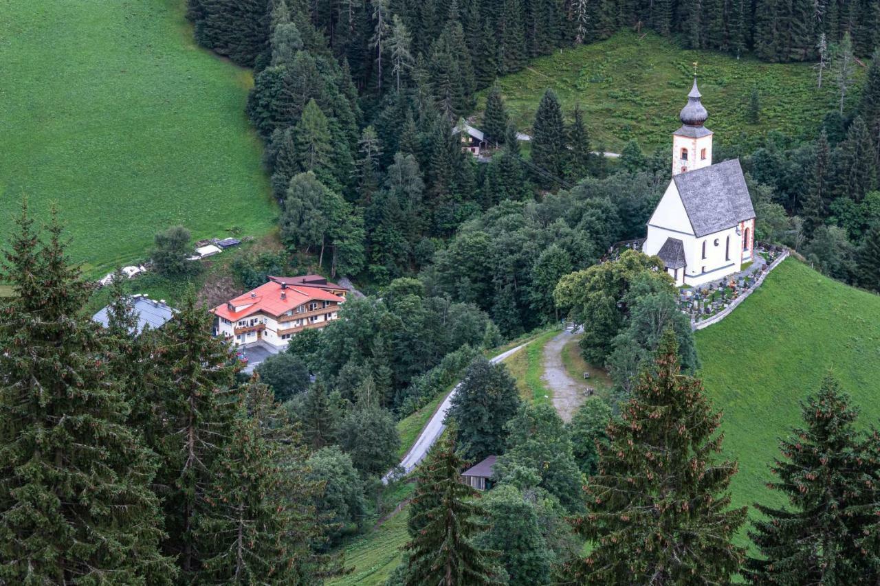 Апартаменти Haus Dienten Дінтен-ам-Гохкеніг Екстер'єр фото